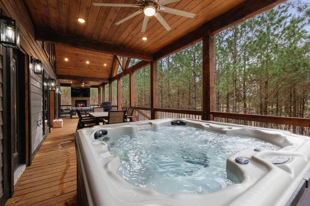 Lone Pine Lodge. Brand New! 2 Bedroom Luxury Cabin. Broken Bow Exterior photo